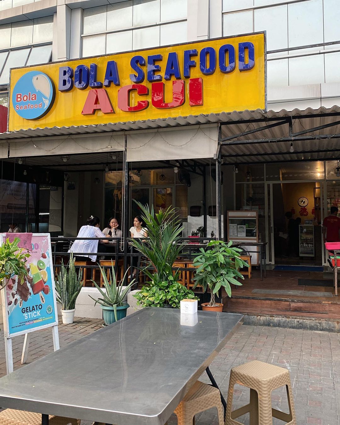 Tempat Makan Seafood Terdekat